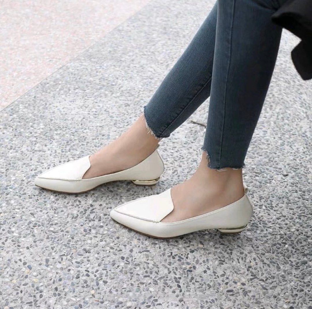 BNIB Soft Leather White Shoes Women s Fashion Footwear Flats on