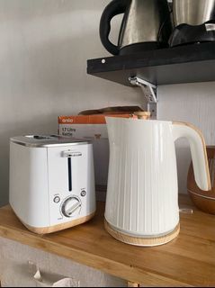 Bread toaster and Electric Kettle