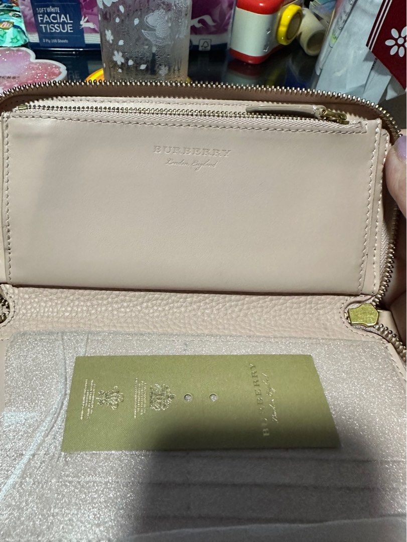 Burberry long zip around wallet got defects fast deal 70