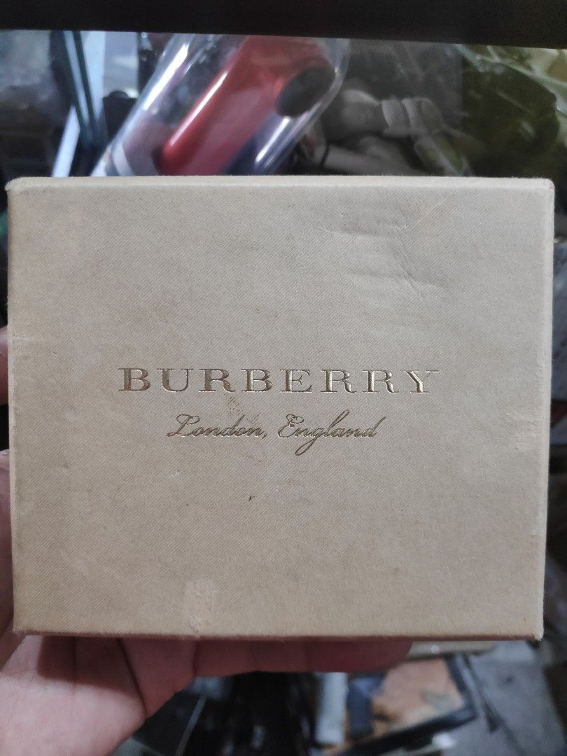 Burberry mini beauty box (Category: Luxury Accessories) located in Baguio. Submitted by nalyns_unique_finds (Listing ID 1220734284, Image 1). Description: .