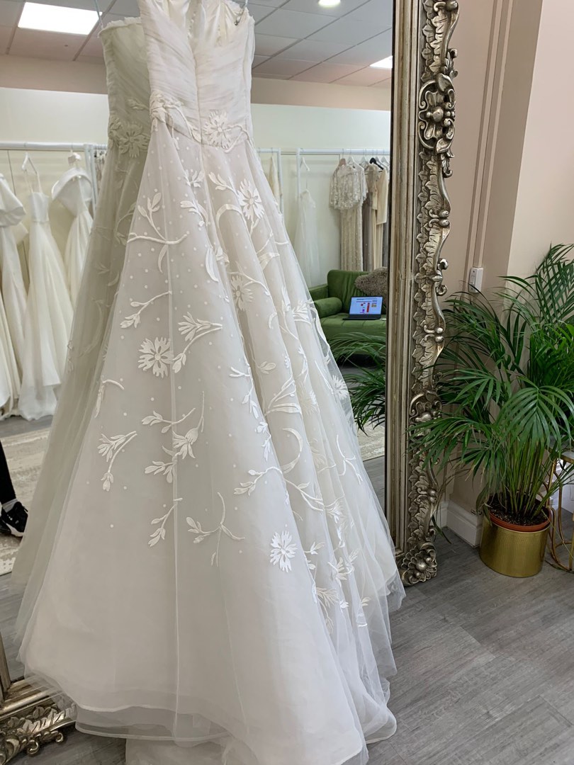 Carolina Herrera Wedding Dress on Carousell