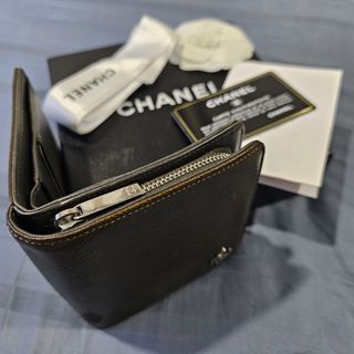Chanel Green Bi-fold Patent leather wallet