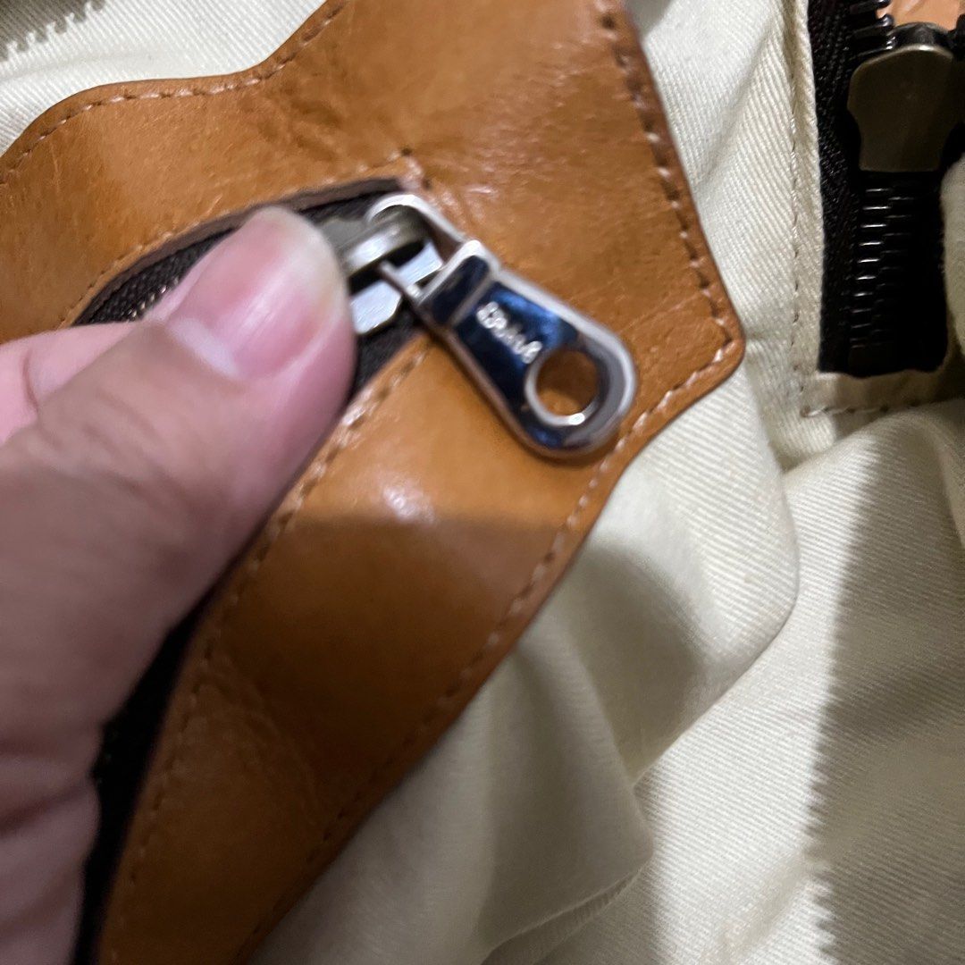 ✨Chloe✨ (Category: Luxury Bags & Wallets) located in Makati City. Submitted by fabiloushop (Listing ID 1220838082, Image 3). Description: Guaranteed authentic Complete inclusion With dustbag and card Size 35 .
