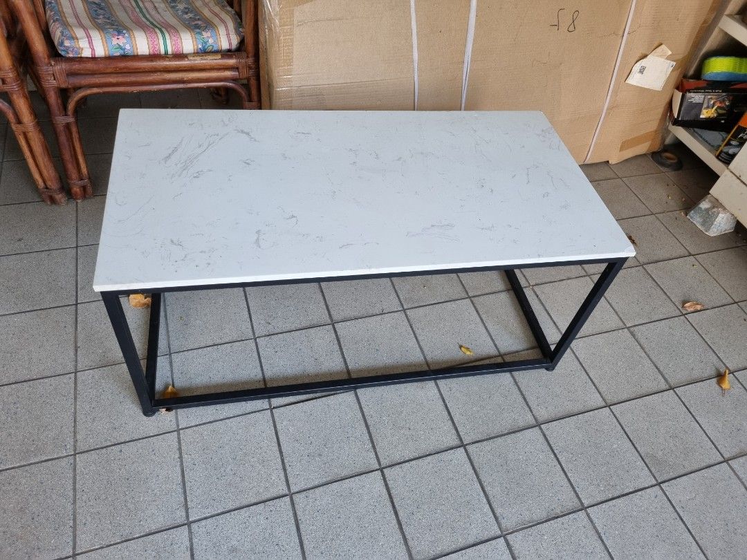 Coffee Table (Category: Tables & Sets) located in Singapore. Submitted by jordamlee (Listing ID 1220833821, Image 1). Description: original price $300, moving out sale, small chip on one corner.