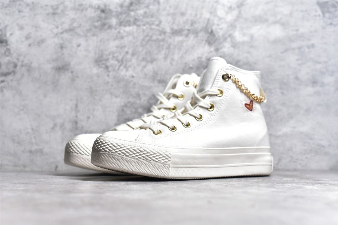 Chuck taylor on sale all star hearts