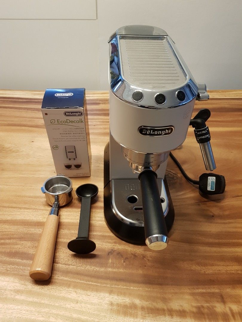 Delonghi EC685 Coffee Machine and Accessories, TV & Home Appliances