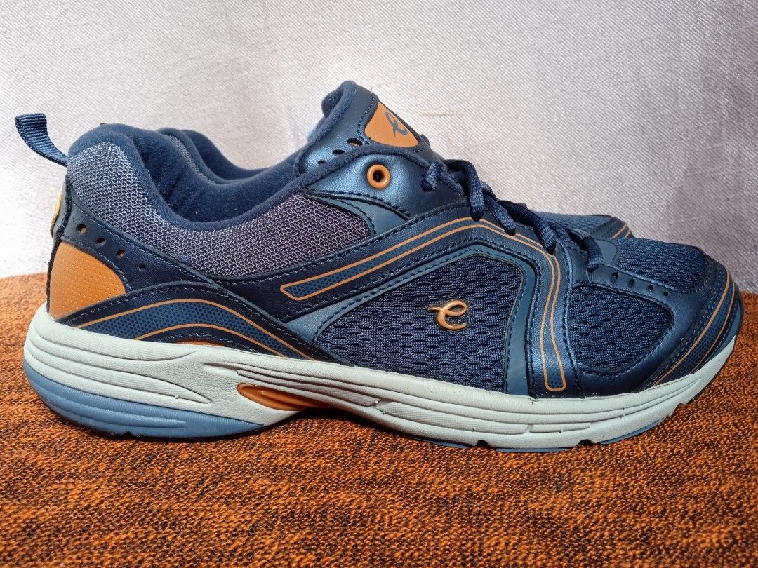 Easy spirit zamper top leather walking shoes