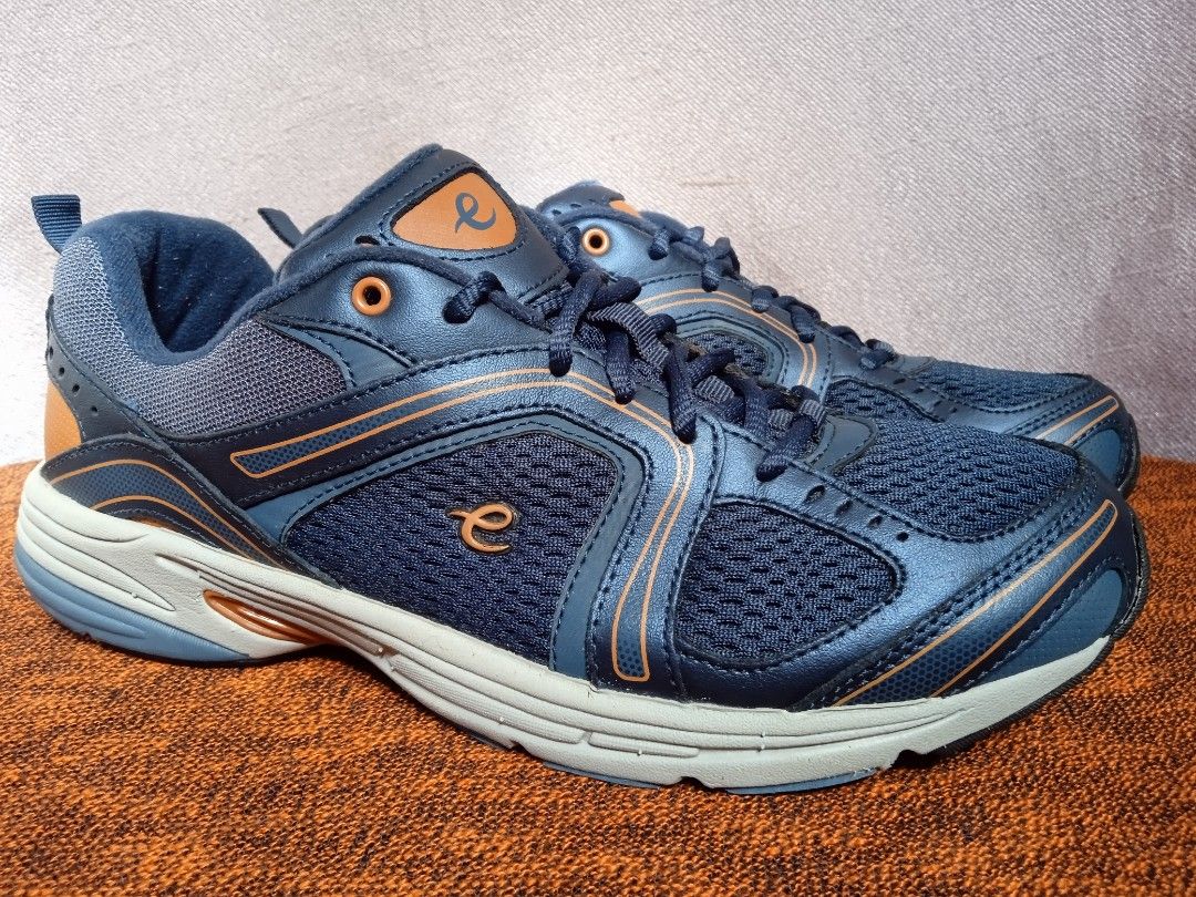 Easy spirit zamper store walking shoes