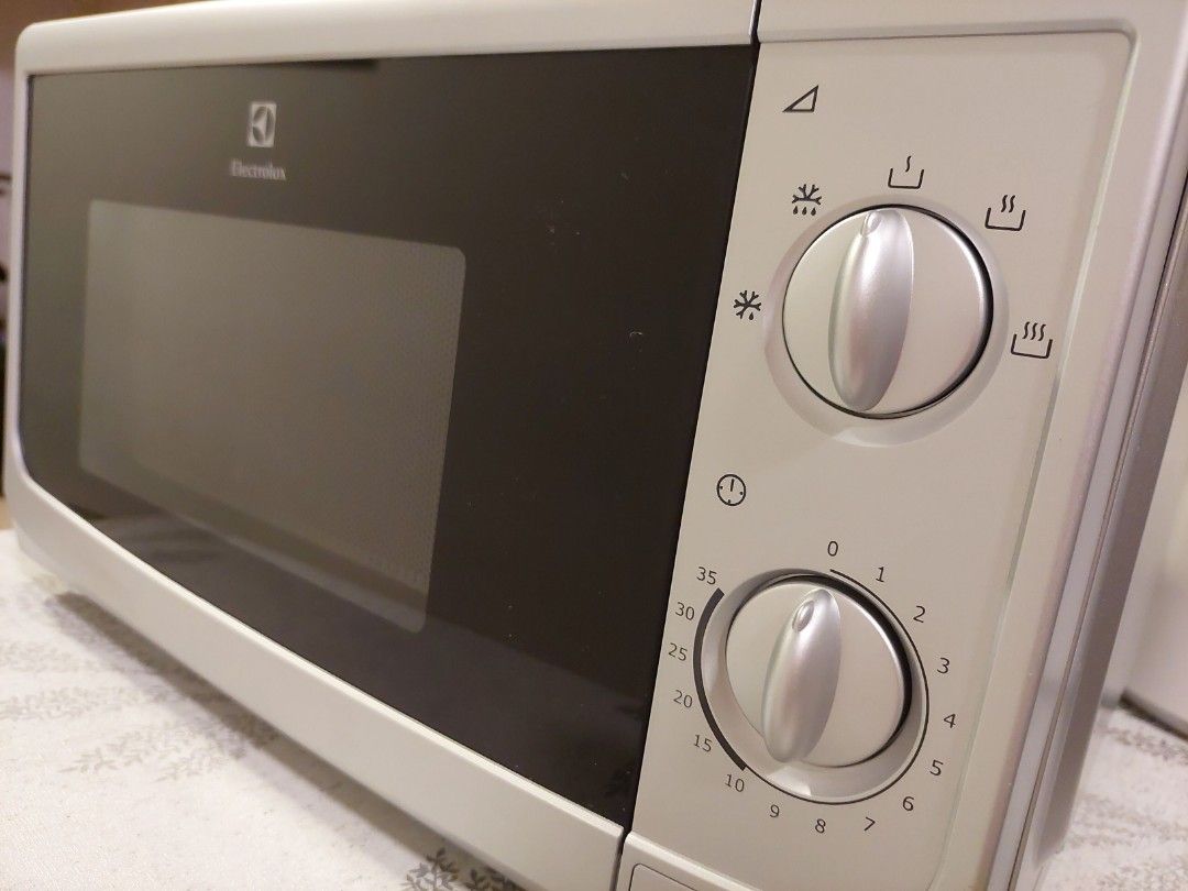 Electrolux Microwave EMM2001S, TV & Home Appliances, Kitchen Appliances