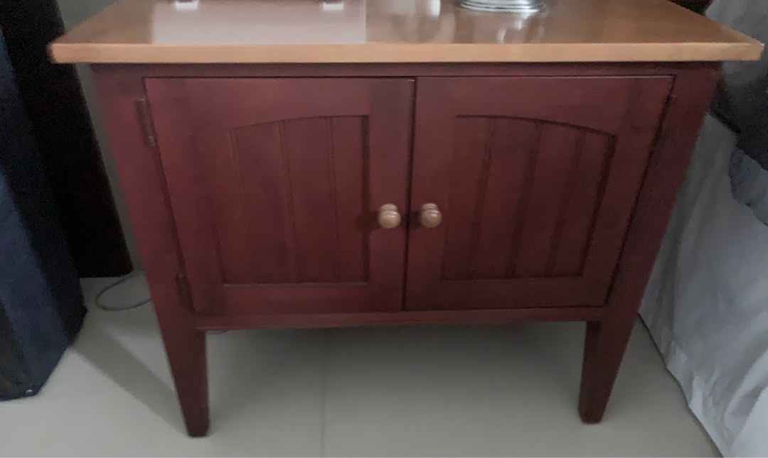 Ethan Allen Country Colors Chestside Table or Nightstand (USA