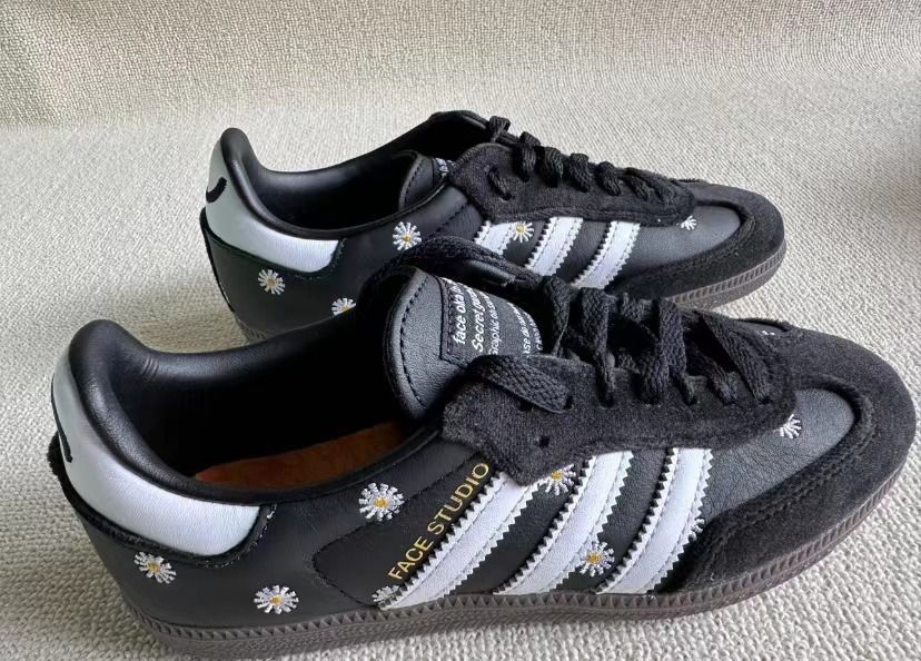 📣FACE x atmos x Adidas originals Samba 黑白棕德訓鞋小雛菊🔥, 女裝