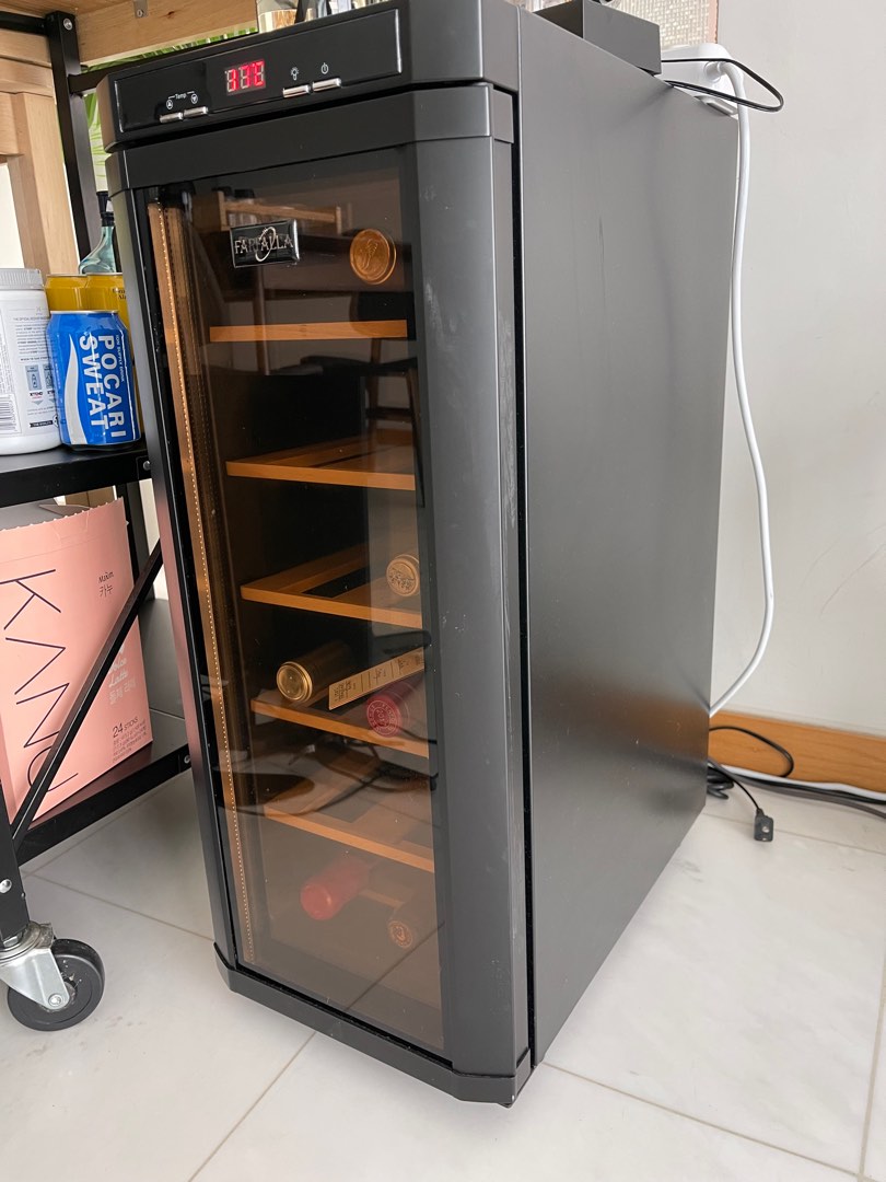 Farfalla wine chiller (12 bottles), TV & Home Appliances, Kitchen