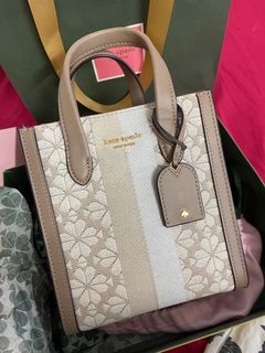 (Full set box & receipt) Kate Spade Flower jacquard
