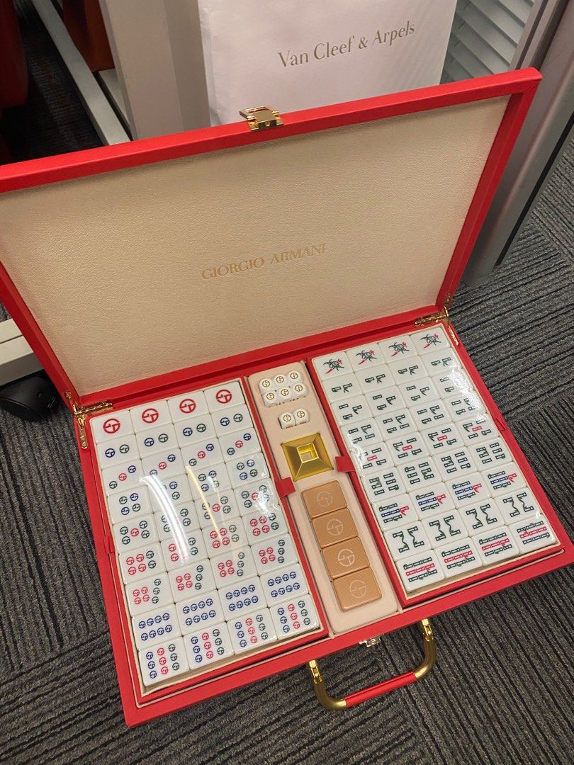 Giorgio Armani Exclusive 麻將Mahjong Set, 名牌, 飾物及配件- Carousell
