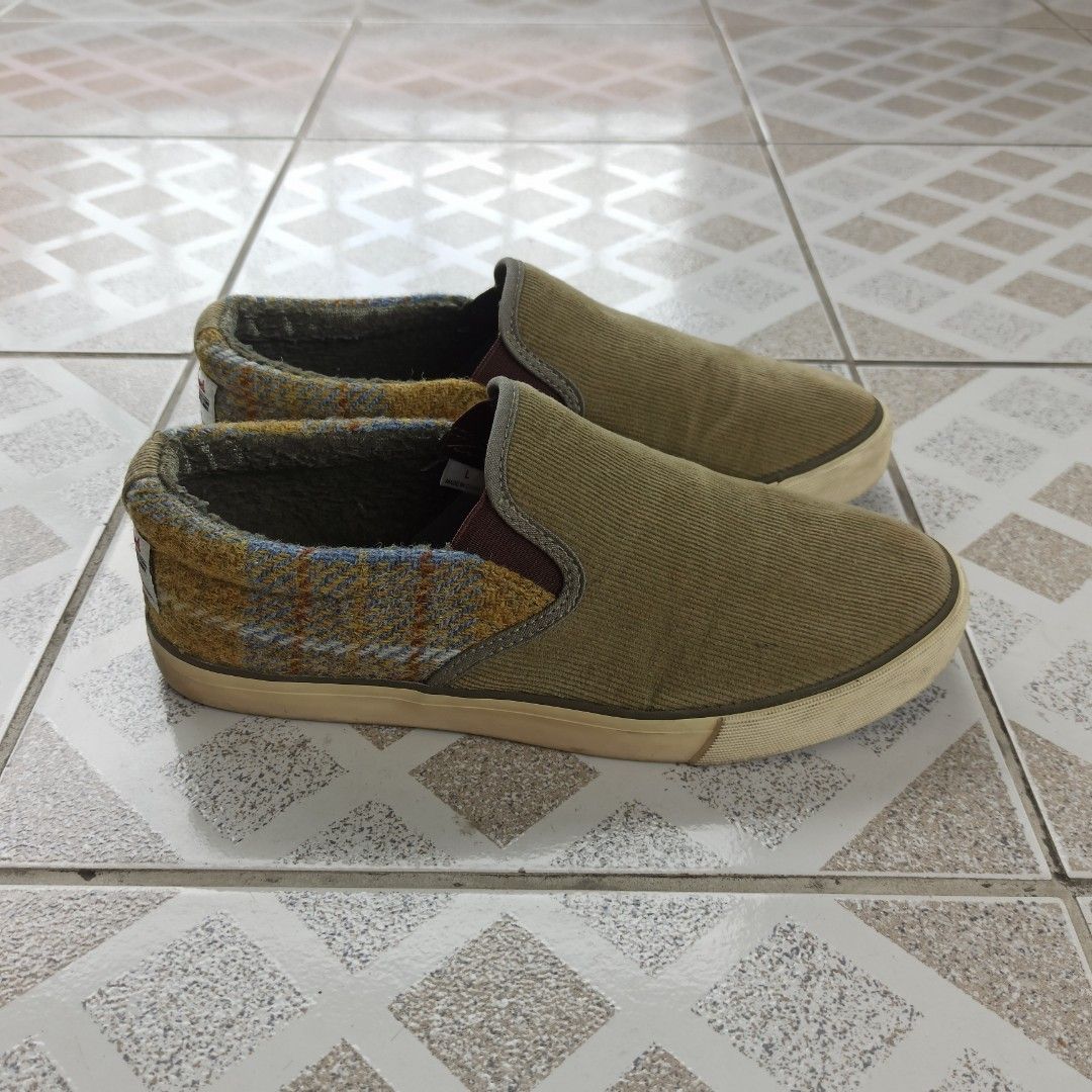 Harris Tweed Slip-On Shoes (Category: Sneakers) located in Manila. Submitted by imrald (Listing ID 1220730754, Image 2). Description: Harris Tweed Slip-On Sneakers / Shoes Size L (fits US 7-7.5 Men, US 8-8.5 Women) PHP 400 Modes of payment: GCash, BPI Delivery and shipping options: Grab, Lalamove, J&T.