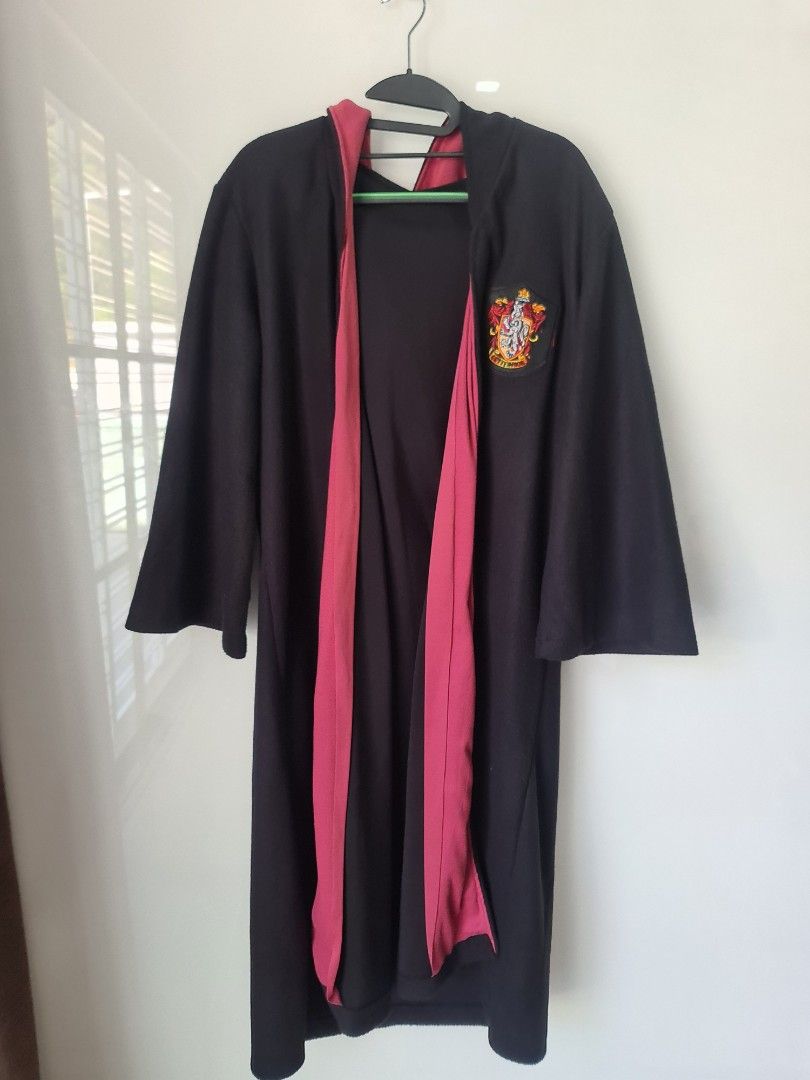 Harry Potter Gryffindor Robe, Hobbies & Toys, Collectibles