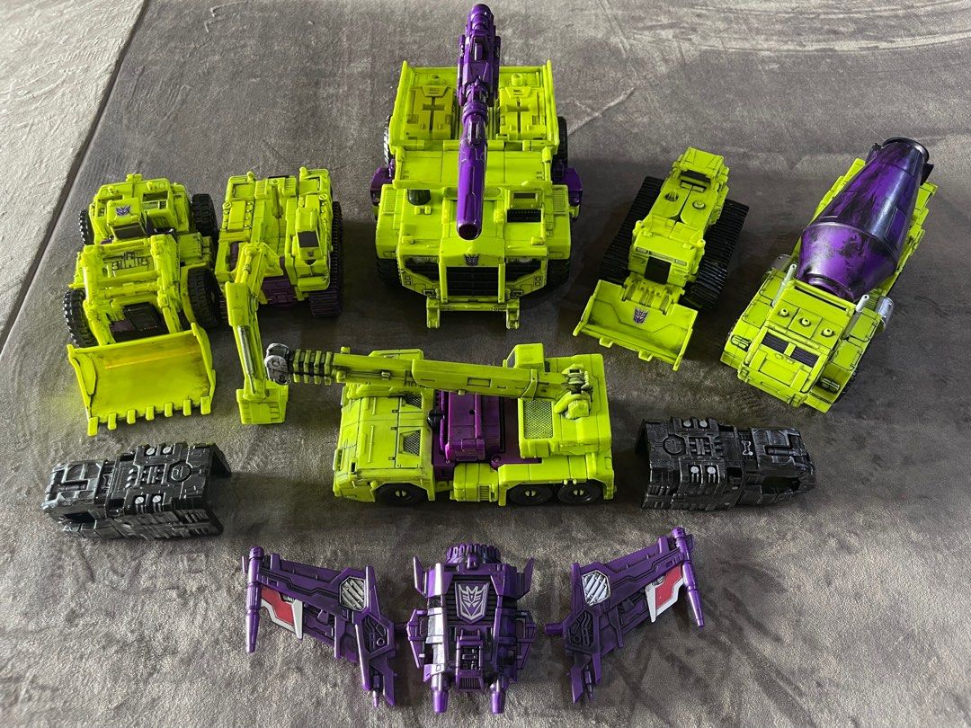 Hasbro Transformers Devastator Titan Class, Hobbies & Toys, Toys & Games on Carousell