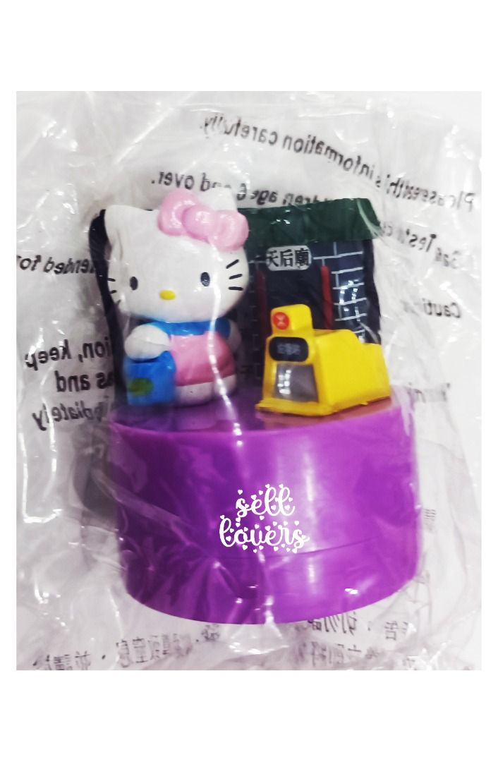 Hello Kitty MTR地鐵公仔Figure擺設(天后站), Free Items - Carousell