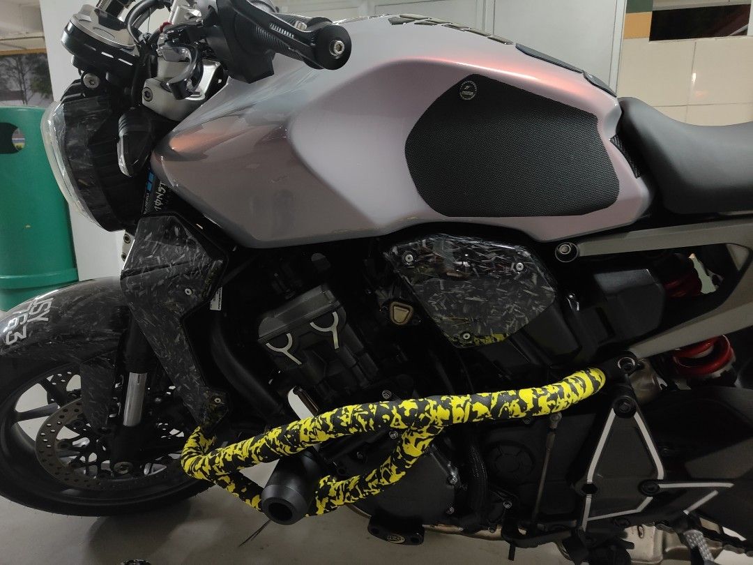 Honda CBR1000RR Crash Bar Wrap Camo Yellow, Motorcycles, Motorcycle