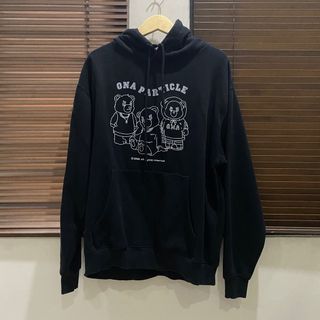 Hoodie Ona Basement Particle Three Bears White on Black | Vivastudio Covernat Kirsh FCMM Ambler Andersson Bell