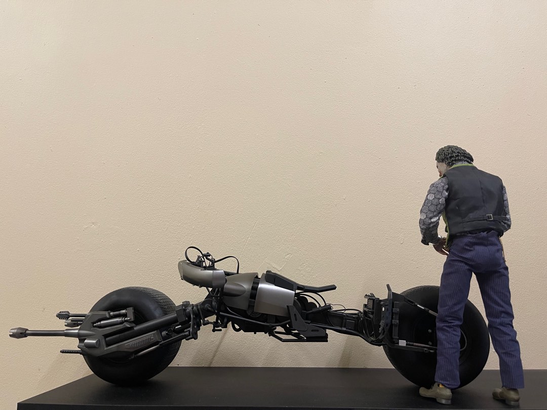 Hot Toys Batpod The Dark Knight Rises 1/6th scale MMS177, Hobbies