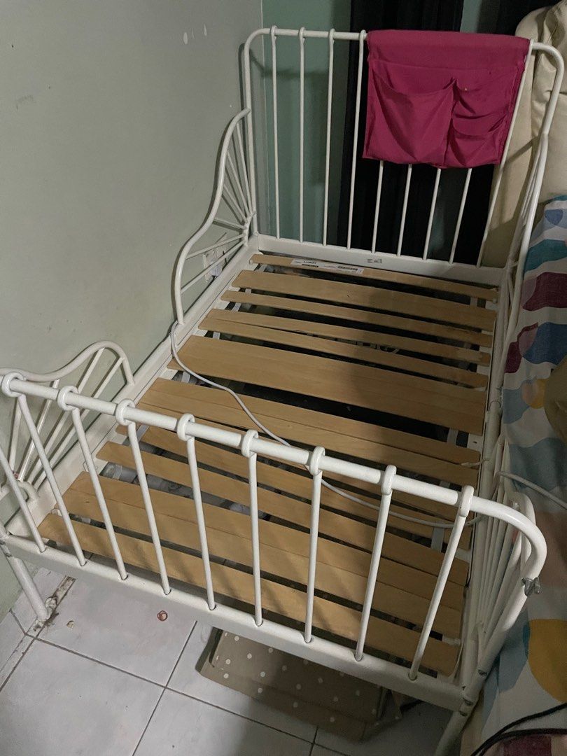 Ikea minnen extendable single bed , Furniture & Home Living, Furniture