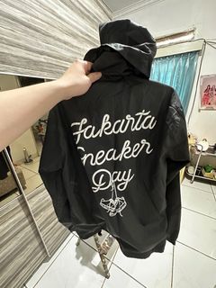 JAKARTA SNEAKER DAY COACH JACKET