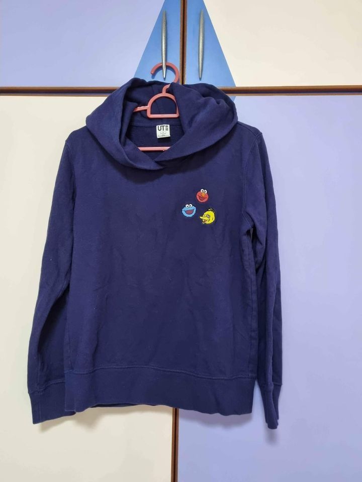 KAWS x Uniqlo x Sesame Street Elmo Cookie Monster Big Bird Heads Hoodie