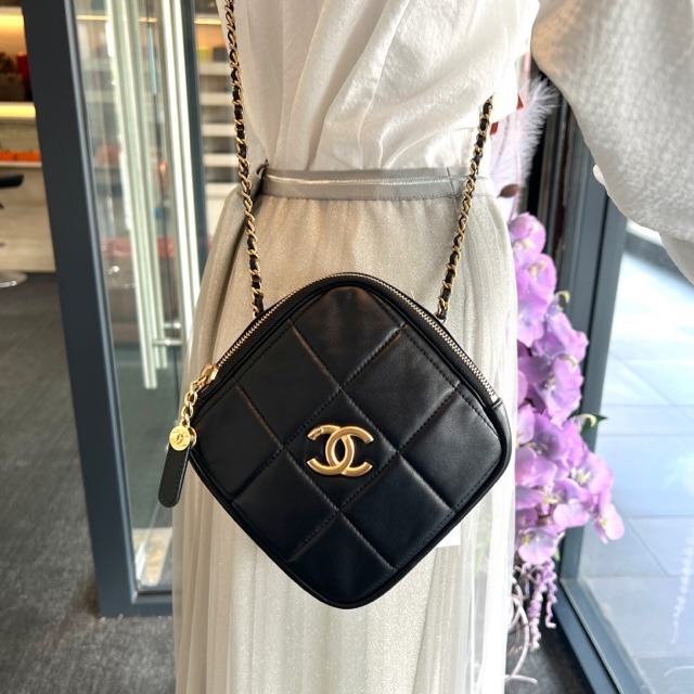 KEPT UNUSED - CHANEL Diamond Bag Lambskin Black GHW - NETT PRICE, Luxury,  Bags & Wallets on Carousell