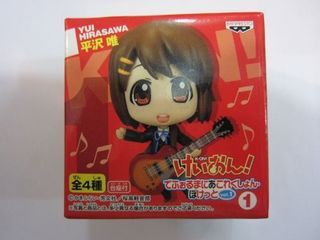 K-ON! Figure - 2011 Hirasawa Yui w/ Guitar - Banpresto SQ 8