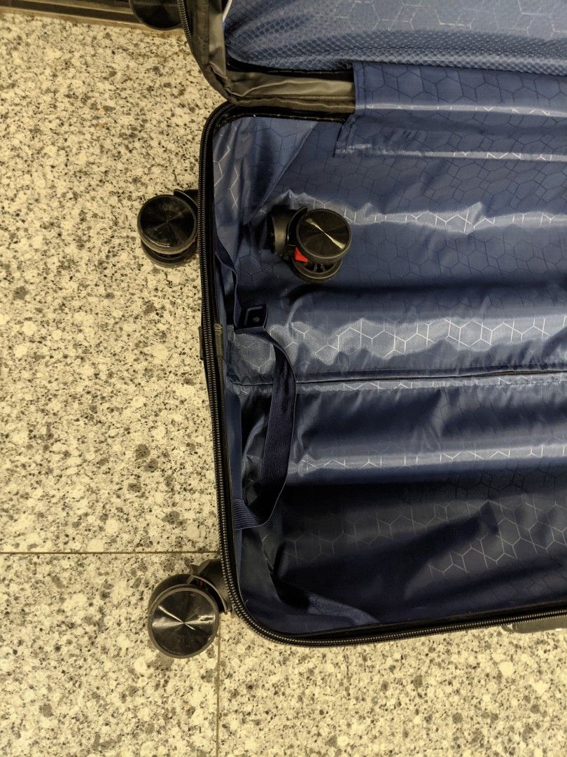 Large expansion luggage 25 inch high checked baggage suitcase. New 4