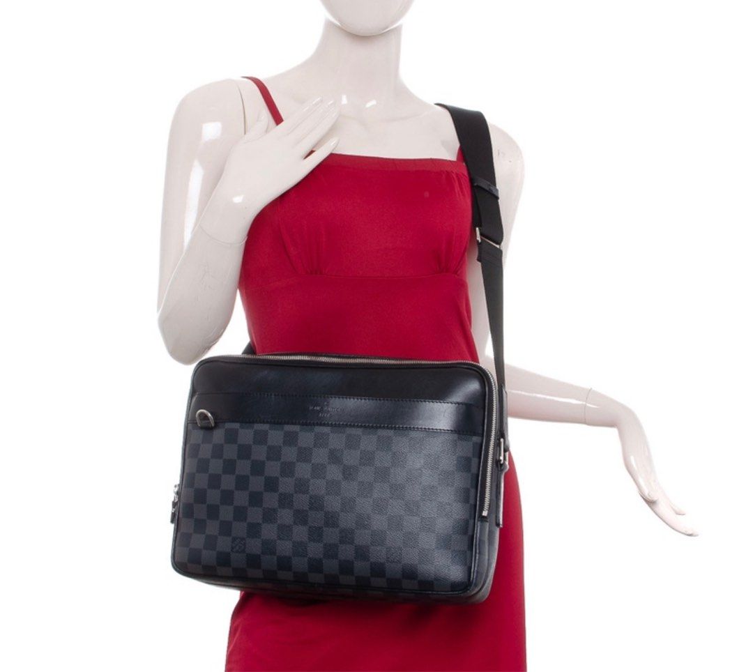 Louis Vuitton Damier Graphite Trocadero Messenger MM - Black Messenger  Bags, Bags - LOU807287