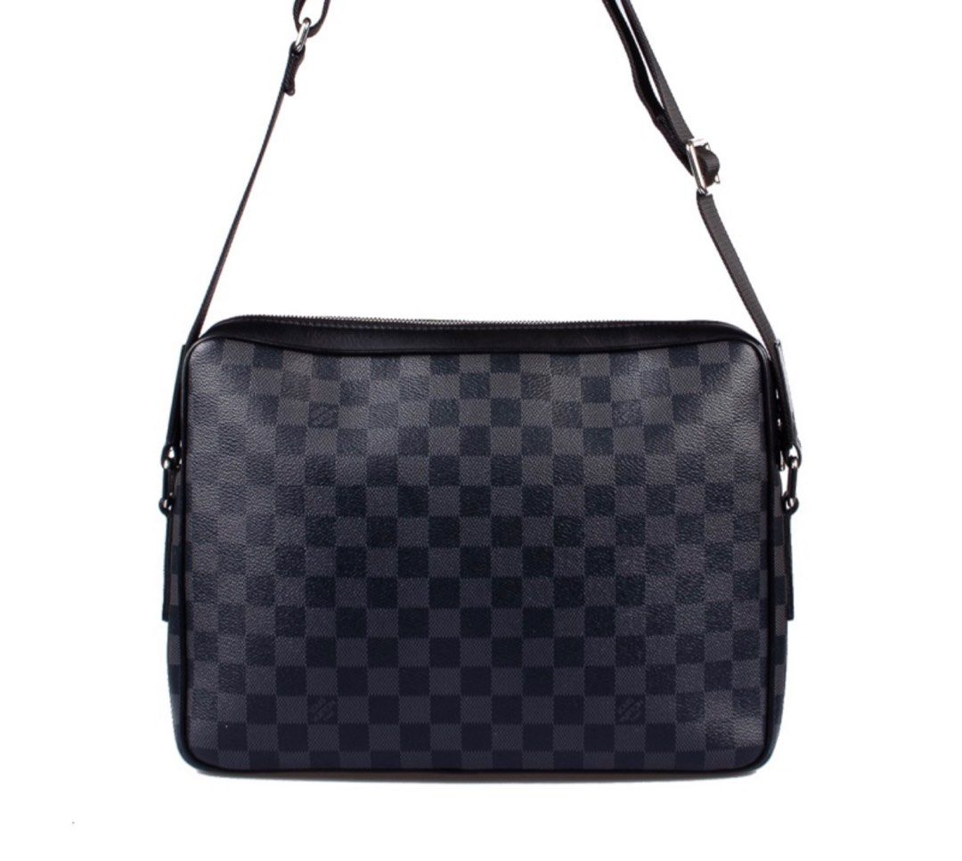 LOUIS VUITTON Trocadero MM Damier Graphite Messenger Bag, Luxury, Bags &  Wallets on Carousell