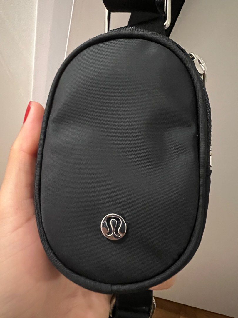 Lululemon Crossbody with Nano Pouch 2L, Women's Fashion, Bags & Wallets