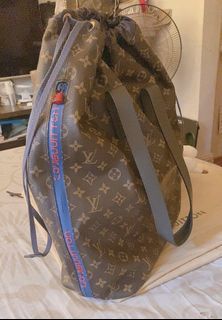 LV multipouvh handbag
