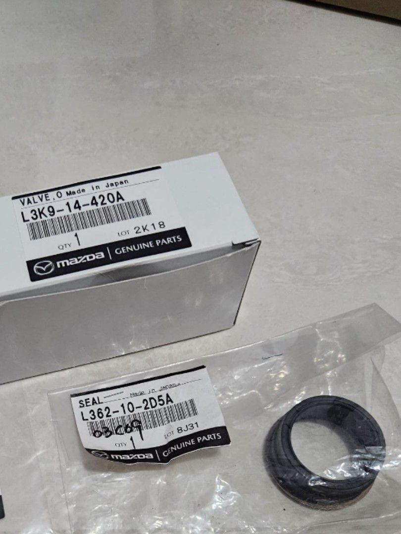 Mazda MX5 NC OIL control valve with o ring seal, Car Accessories