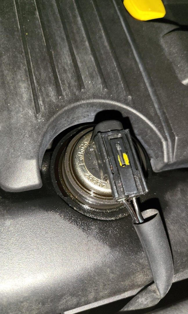 Mazda MX5 NC OIL control valve with o ring seal, Car Accessories