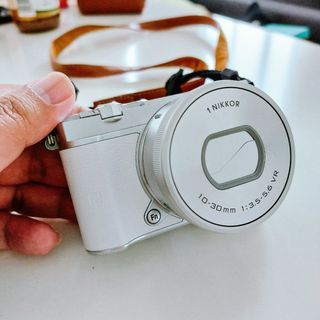 Kamera Mirrorless Nikon 1 J5 KIT 10-30mm VR