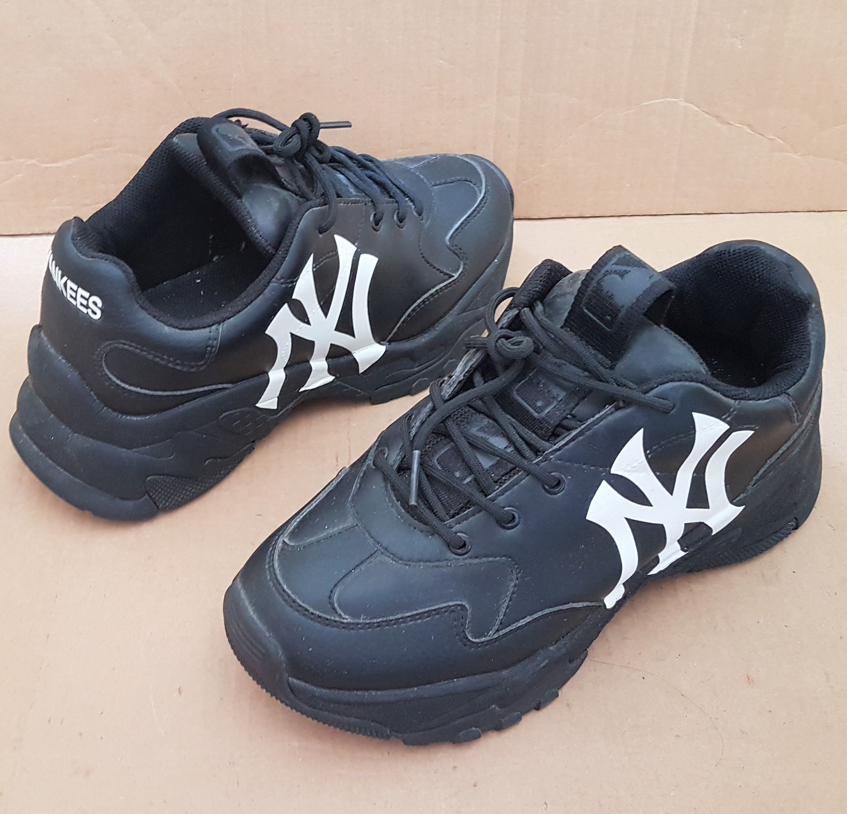 New York Yankees Designer Sneakers, Major League Baseball, US 7.5