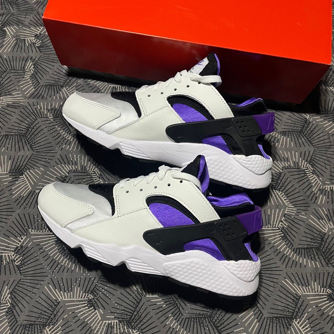 Huarache Supreme Nike, Women's Fashion, Footwear, Sneakers on Carousell