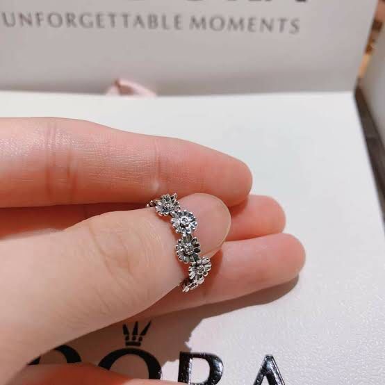 dazzling daisy meadow stackable ring