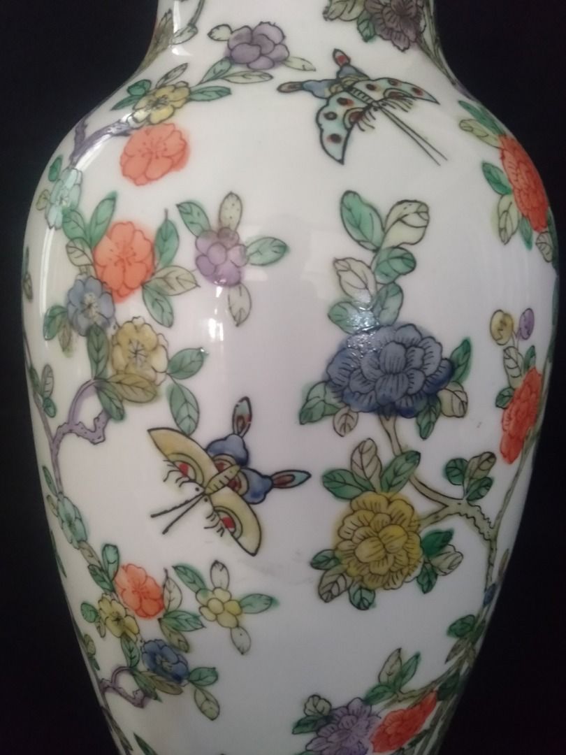 Qianlong Mark Macau China Pottery Porcelain Vase with Enamel/ Flower