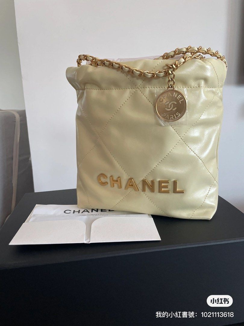 *Rare* chanel 23s mini 22 1z 小雞黃 bag, 名牌, 服裝 - Carousell