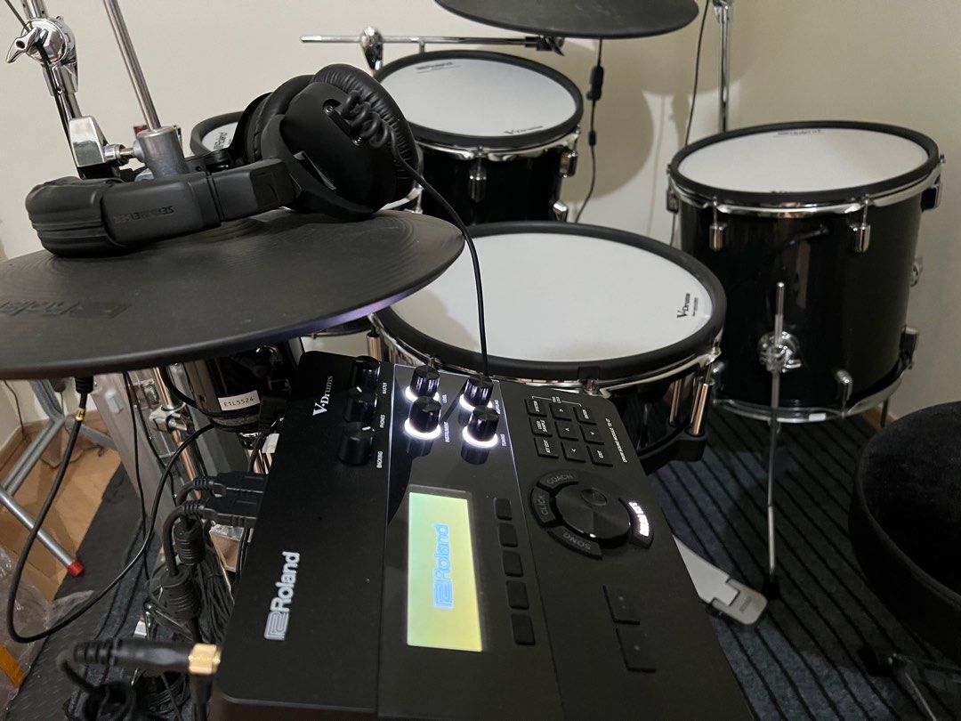 Rarely used Roland VAD 506 electronic drum set