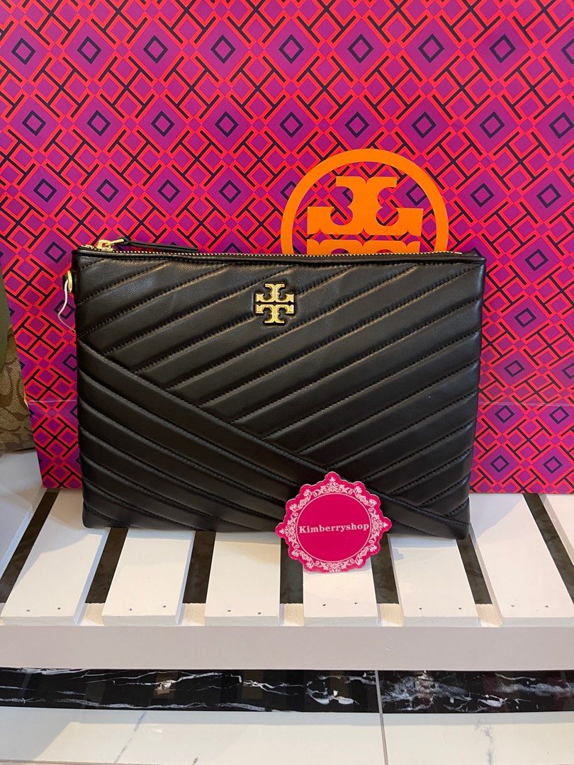 READY STOCK AUTHENTIC TORY BURCH KIRA POUCH CLUTCH, Women's Fashion, Bags &  Wallets, Clutches on Carousell