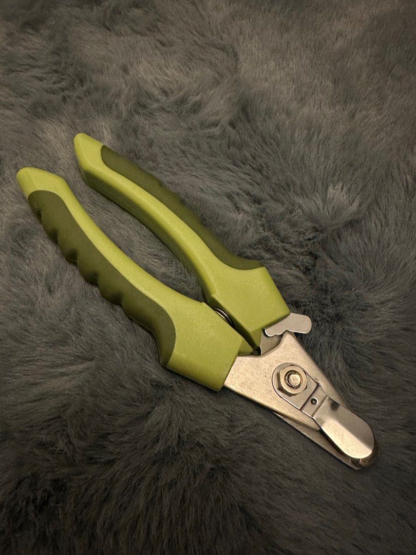 Safari Nail Clipper (Large), Pet Supplies, Health & Grooming on Carousell