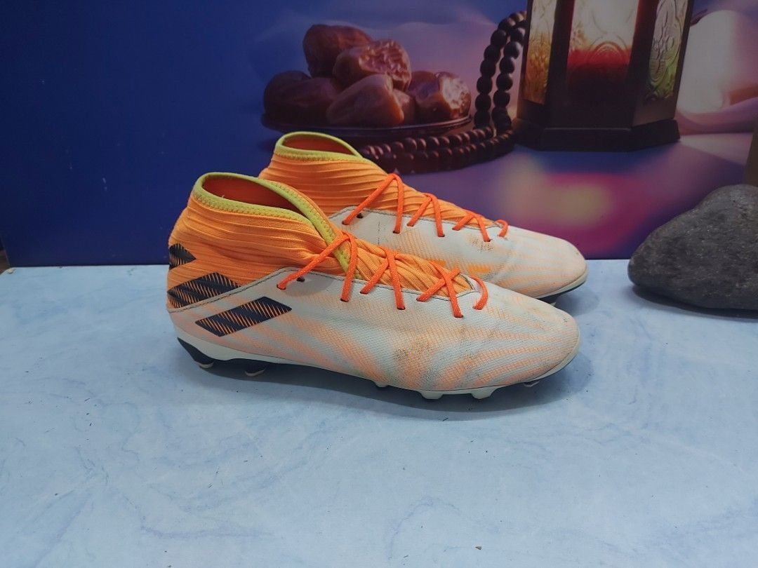 Sepatu Bola Adidas FW7343 Nemeziz 3 MG Orange/White Size 43,5 (27,5), Olah  Raga, Perlengkapan Olahraga Lainnya di Carousell