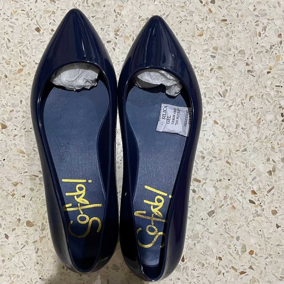 SO FAB JELLY SHOES Women s Fashion Footwear Flats Sandals on Carousell