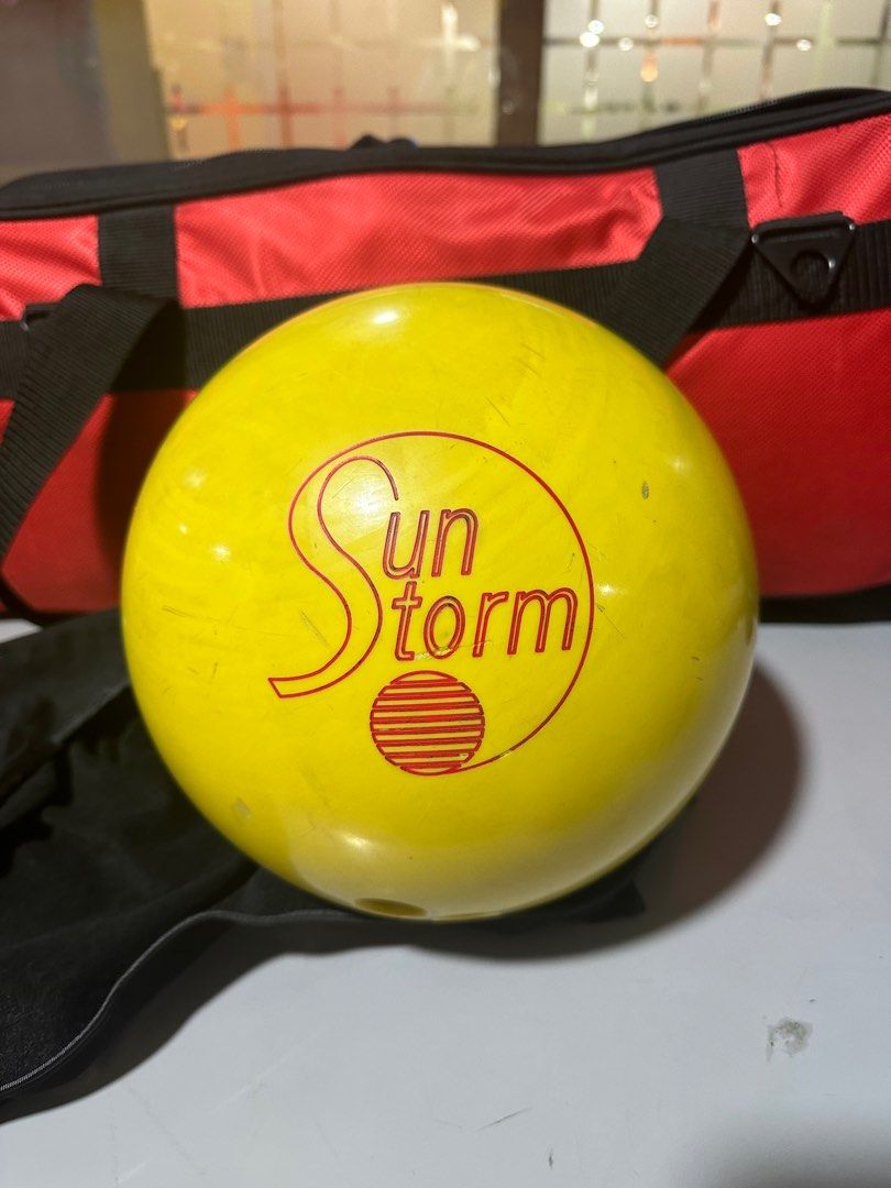 Storm Bowling Ball, Sports Equipment, Sports & Games, Billiards