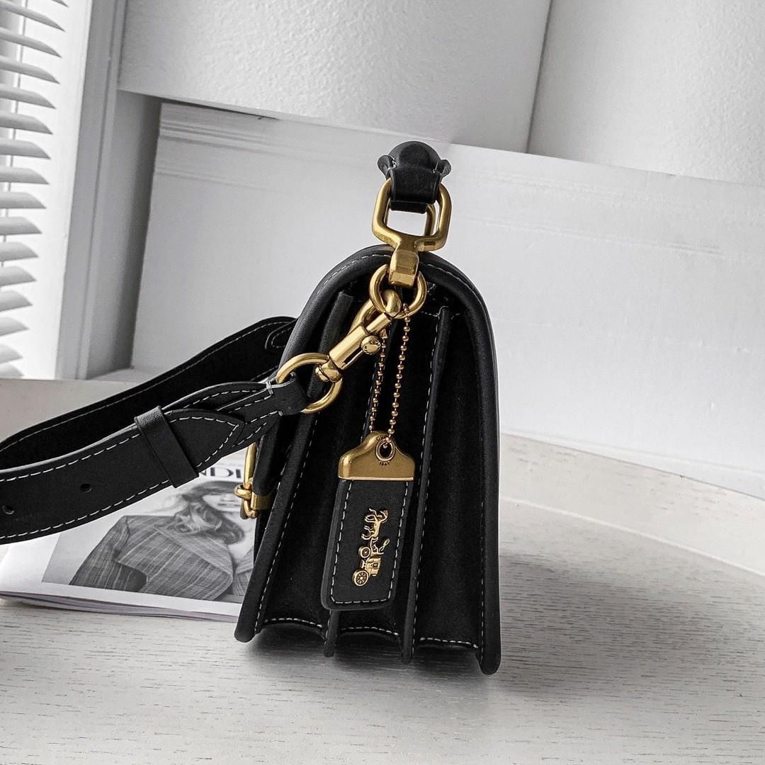 tas coach hero shoulder bag crossbody in black, Barang Mewah, Tas